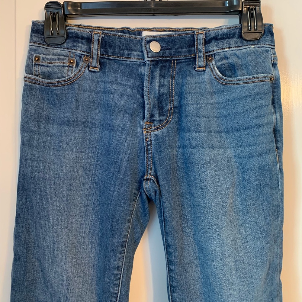 Abercrombie Kids Boys Lightweight Straight Leg Jeans in Medium Wash - Picture 4 of 13